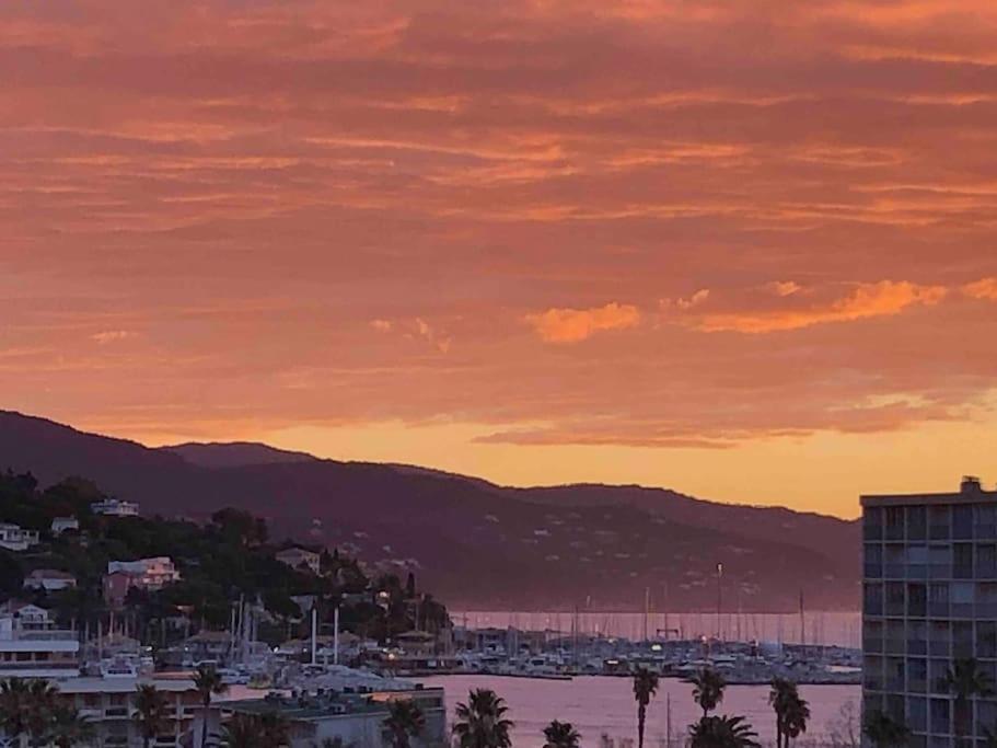 Appartement Vue Mer Au Lavandou Le Lavandou Zewnętrze zdjęcie
